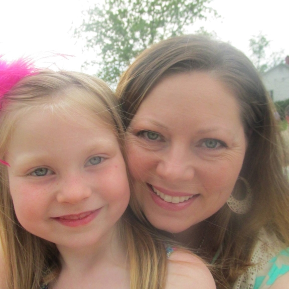 Meet your Posher, Leigh Ann - Picture 4 of 13